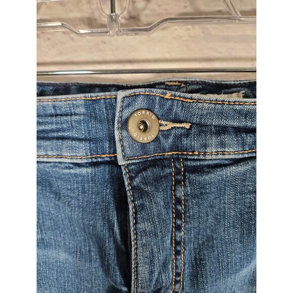 Torrid Women's Denim Cut Off Jean Shorts Size 20 Medium Wash - Picture 4 of 9